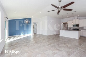 15646 Chir Pine Dr in Jacksonville, FL - Foto de edificio - Building Photo