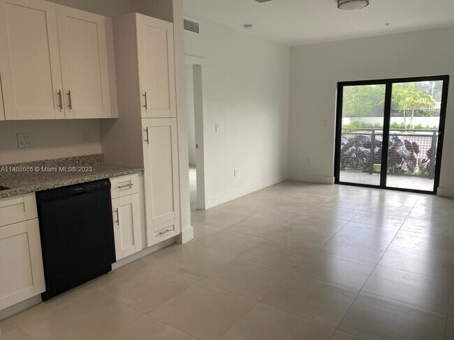 2425 NW 24th Ave-Unit -- in Miami, FL - Building Photo - Building Photo