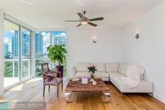 111 SE 8th Ave in Fort Lauderdale, FL - Building Photo - Building Photo