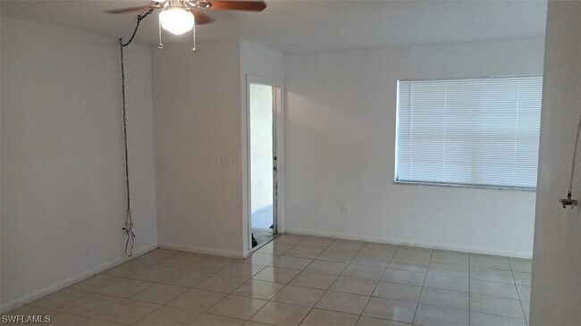 2524 Congress St, Unit 6 in Ft. Myers, FL - Building Photo - Building Photo