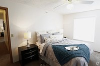 Whitney Estates Apartments in Hillsdale, MI - Building Photo - Building Photo