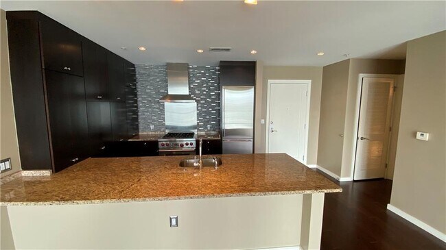 3325 Piedmont Rd NE in Atlanta, GA - Building Photo - Building Photo