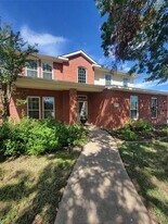 107 Redwood Ln in Terrell, TX - Building Photo