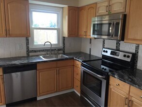 2624 Texel Dr in Kalamazoo, MI - Building Photo - Building Photo