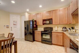 16089 Poppy Seed Cir in Delray Beach, FL - Foto de edificio - Building Photo