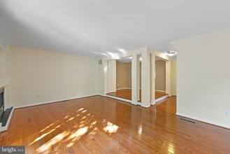 12081 Edgemere Cir in Reston, VA - Building Photo - Building Photo