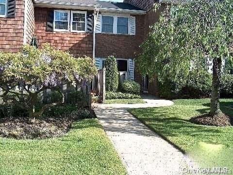 property at 94 Aspen Dr E