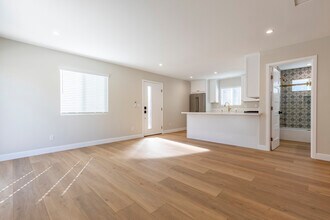 5268 N Thorn St in San Diego, CA - Building Photo - Building Photo