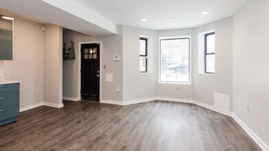 2852 N Albany Ave in Chicago, IL - Building Photo - Building Photo