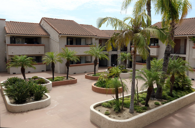 Villa Portofino in Santa Ana, CA - Building Photo - Building Photo