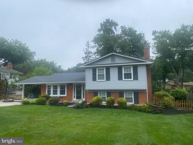 property at 8812 Higdon Dr