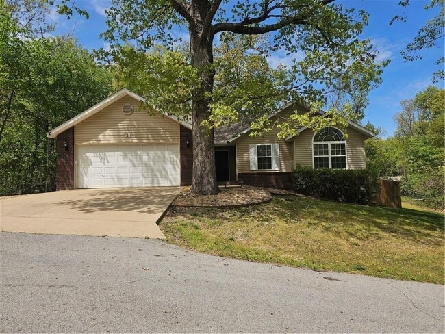 2 Sidebottom Cir