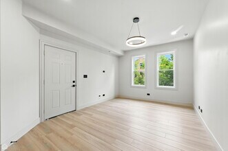 1238 N Cleaver St, Unit 2 in Chicago, IL - Building Photo - Building Photo