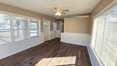 4634 Sunnyside Dr in Fruitland Park, FL - Building Photo - Building Photo