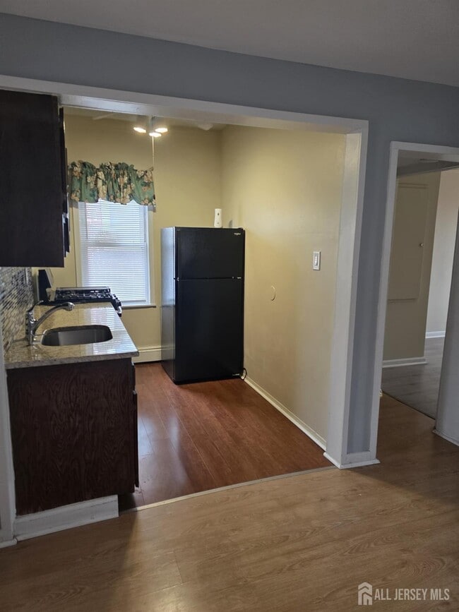 604 Freeman St in Lyndhurst, NJ - Building Photo - Building Photo