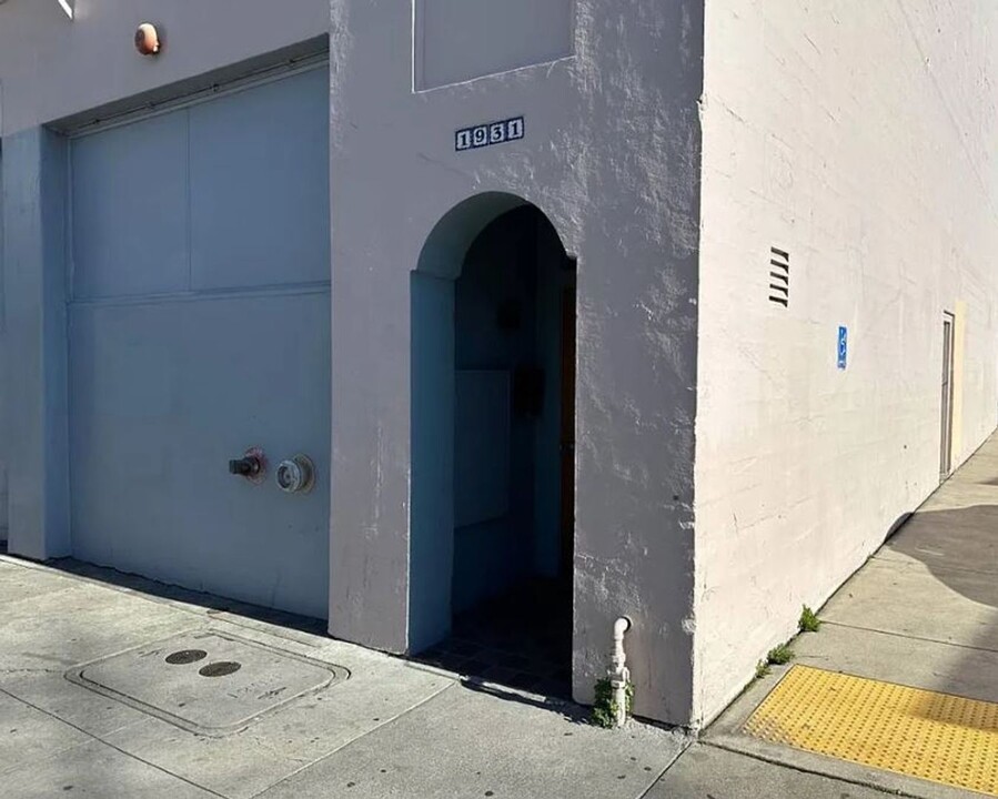 1931 San Pablo Ave in Berkeley, CA - Foto de edificio