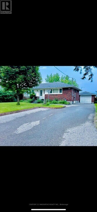 491 FAIRLAWN St in Oshawa, ON - Building Photo