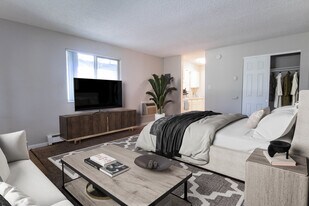 Bear Valley Village Apartments in Lakewood, CO - Building Photo