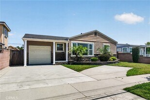 11812 Orr and Day Rd in Norwalk, CA - Building Photo