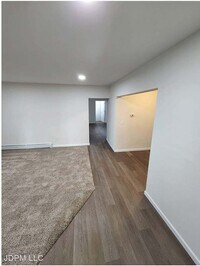 129 Mineau Ave photo'