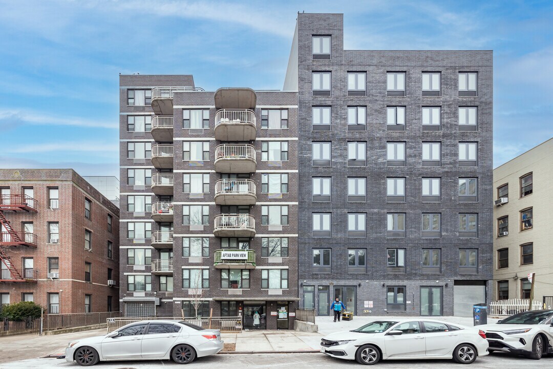 Aftab Park View in Jamaica, NY - Foto de edificio