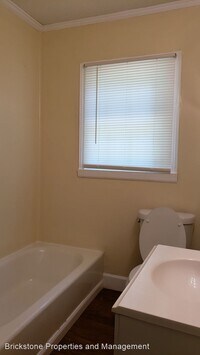 4220 Maplewood Dr photo'