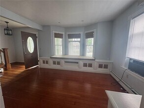 67 Hall Ave in Newport, RI - Building Photo - Building Photo