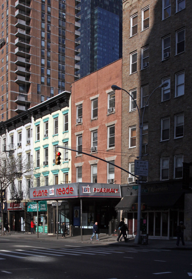 619 Ninth Ave in New York, NY - Foto de edificio - Building Photo