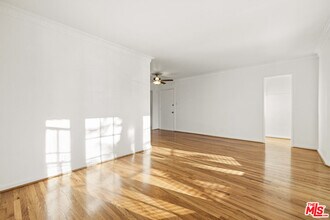 5324 Vantage Ave in Los Angeles, CA - Foto de edificio - Building Photo