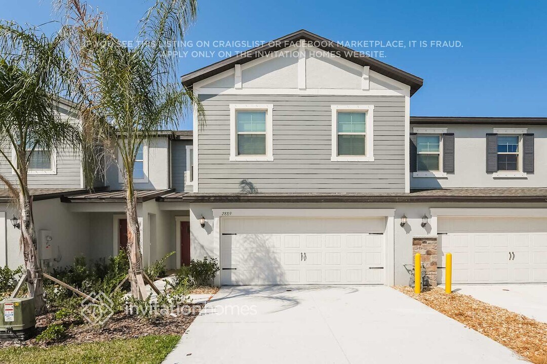 2889 Coach Manors Way in New Port Richey, FL - Building Photo