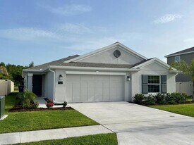 725 Peg Ct in St. Cloud, FL - Building Photo