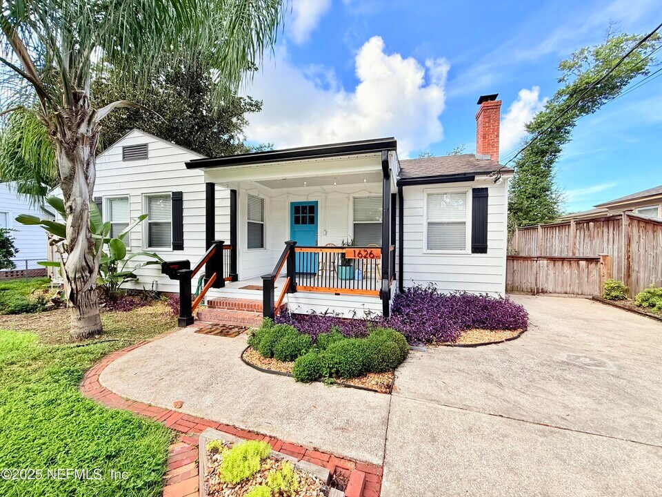 1626 Charon Rd in Jacksonville, FL - Building Photo