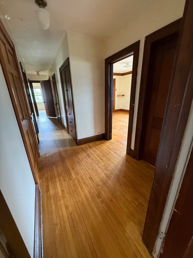 1530 Grand Ave, Unit Upper in Superior, WI - Building Photo - Building Photo