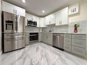 6110 Coral Wy in Miami, FL - Building Photo - Building Photo