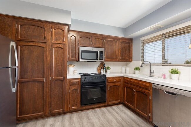 4800 Williamsburg Ln in La Mesa, CA - Building Photo - Building Photo