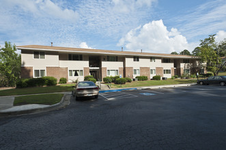 Augusta Manor Apartments in Augusta, GA - Building Photo - Building Photo