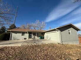 5835 W 10th Ave in Lakewood, CO - Building Photo
