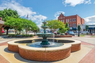 204 Mill St in Barnesville, GA - Building Photo - Building Photo