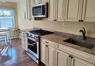 184 Finmor Dr in White Plains, NY - Building Photo - Building Photo