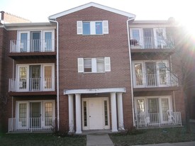 4141 Williamsburg Ct Apartments