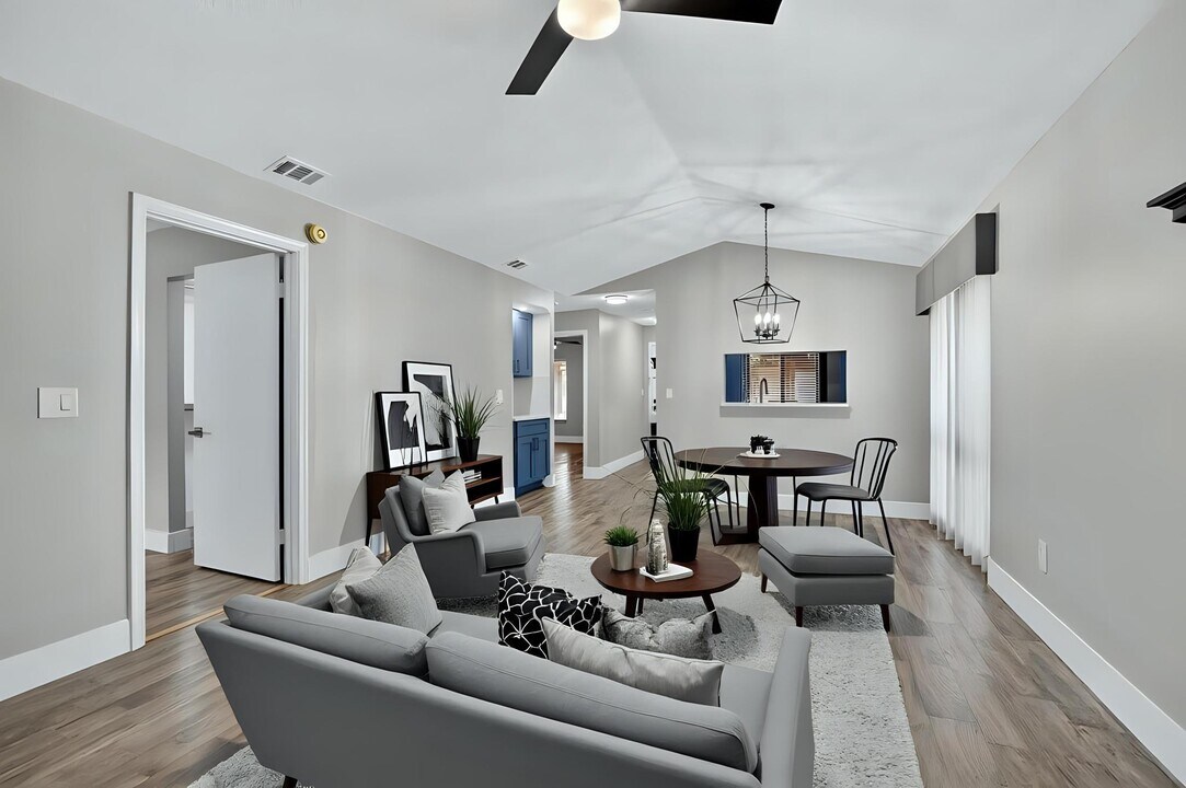 400 Club Cir in Boca Raton, FL - Building Photo