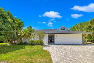 5706 Guava Dr in Tamarac, FL - Building Photo