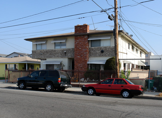 4009 W 130th St in Hawthorne, CA - Foto de edificio - Building Photo