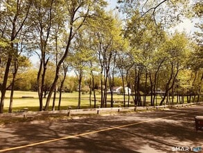 133 Musket Ridge Rd in Norwalk, CT - Foto de edificio - Building Photo