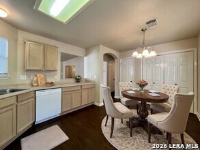 67 Lockspring in San Antonio, TX - Building Photo - Building Photo