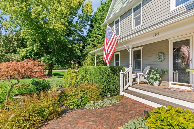 105 Ole Jule Ln in Mattituck, NY - Foto de edificio - Building Photo