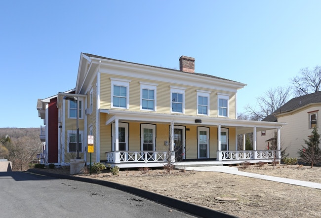 Barton Commons in New Milford, CT - Building Photo - Building Photo