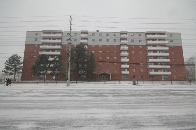 Westview Apartment in Mississauga, ON - Building Photo - Building Photo