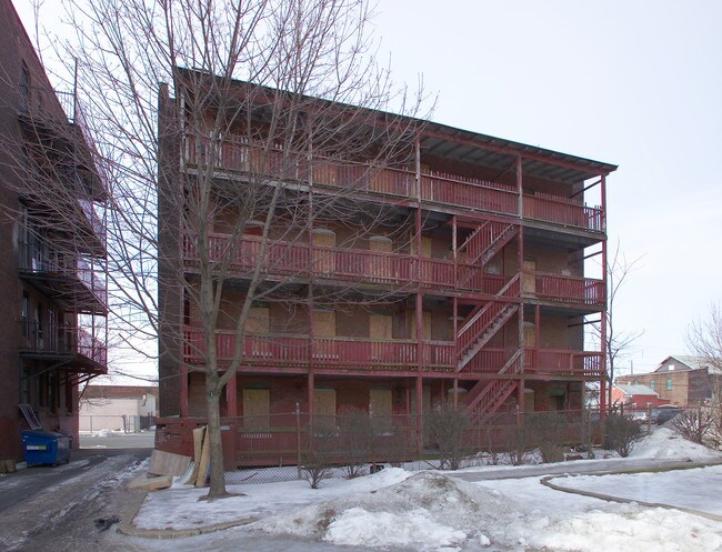 7 Adams St in Holyoke, MA - Building Photo - Building Photo