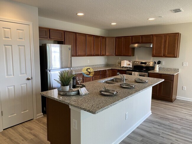 9127 Western Way in Jacksonville, FL - Building Photo - Building Photo